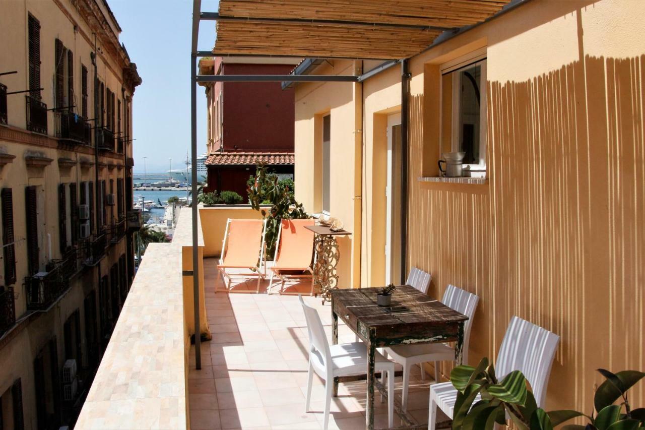 Appartamento Con Terrazza Panoramica In Marina. Cagliari Eksteriør billede